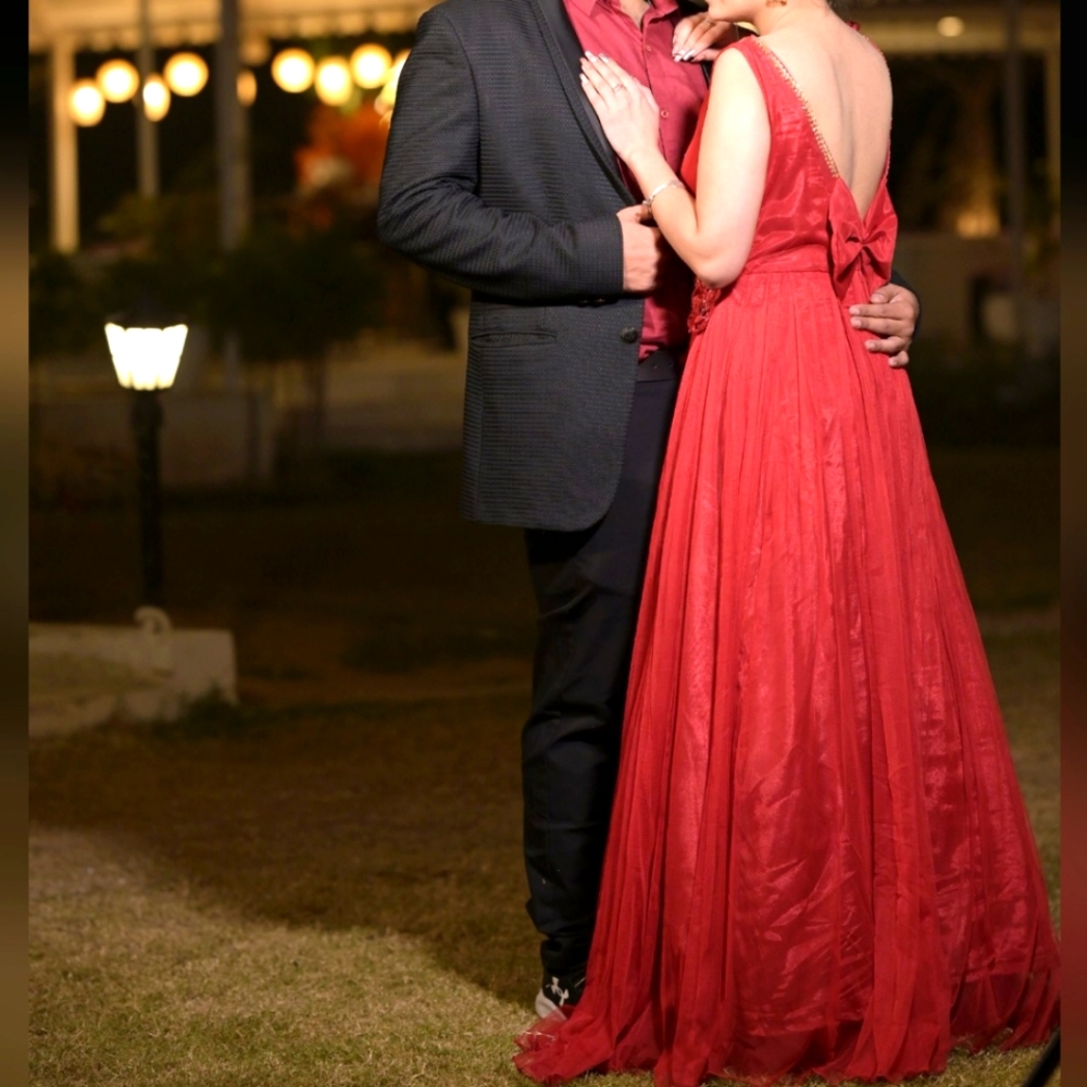 Evening Gown - Pre Wedding Shoot - Picture 1 of 3